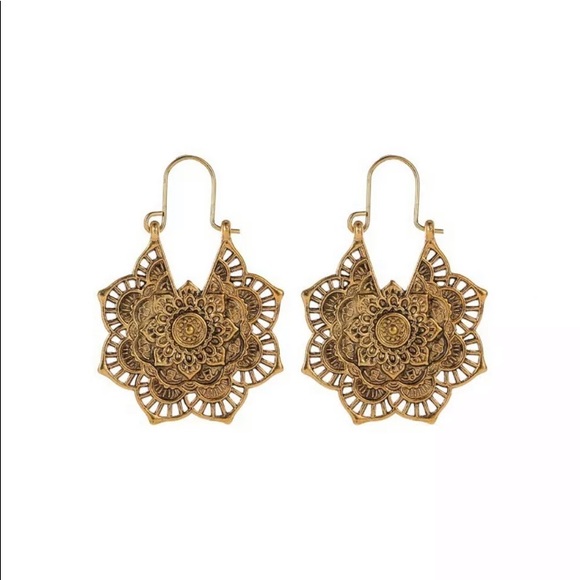 Vintage Style Intricate Floral Carved Drop Earring - Picture 4 of 6